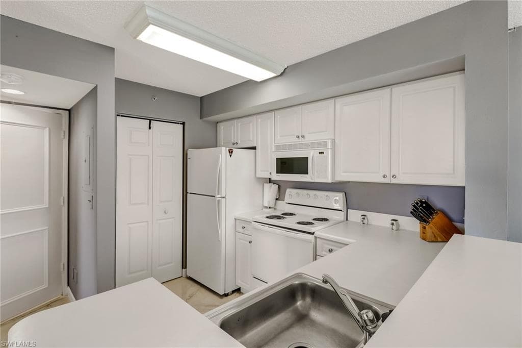 1265 Wildwood Lakes Blvd 102, Naples, FL 34104-14