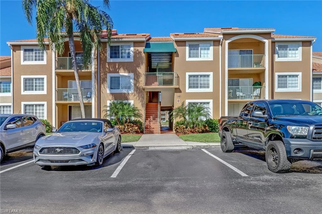 1265 Wildwood Lakes Blvd 102, Naples, FL 34104-33