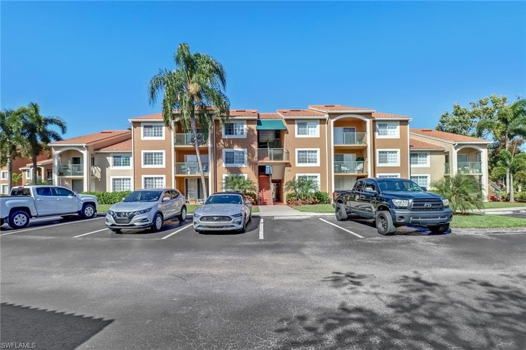 1265 Wildwood Lakes Blvd 102, Naples, FL 34104-34