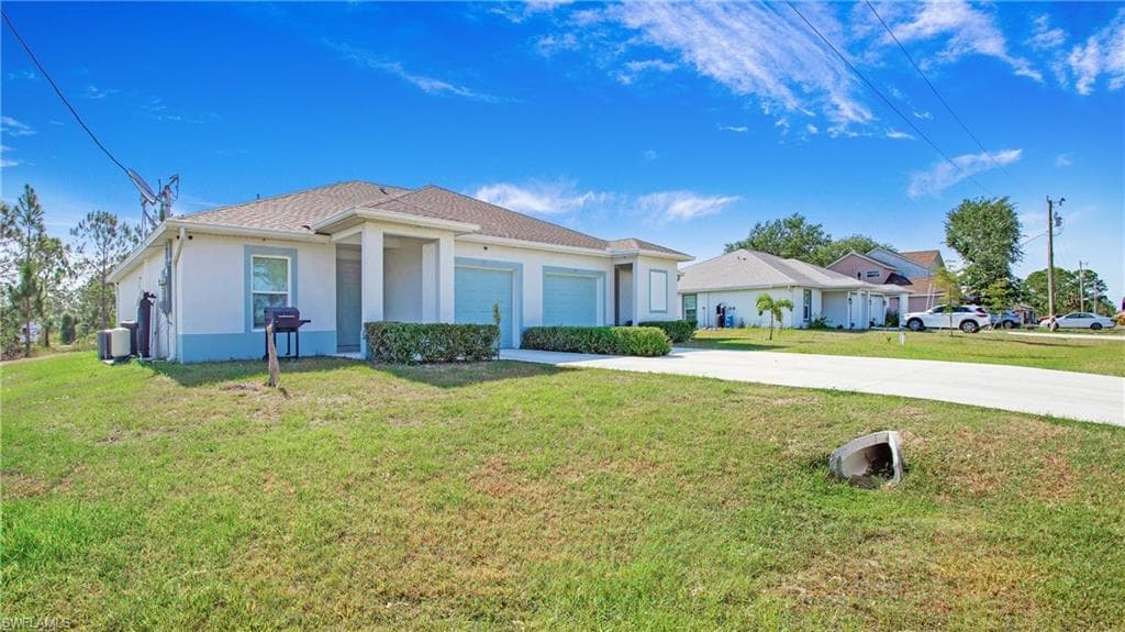 849/851 Bedford Dr, Lehigh Acres, FL 33974-3