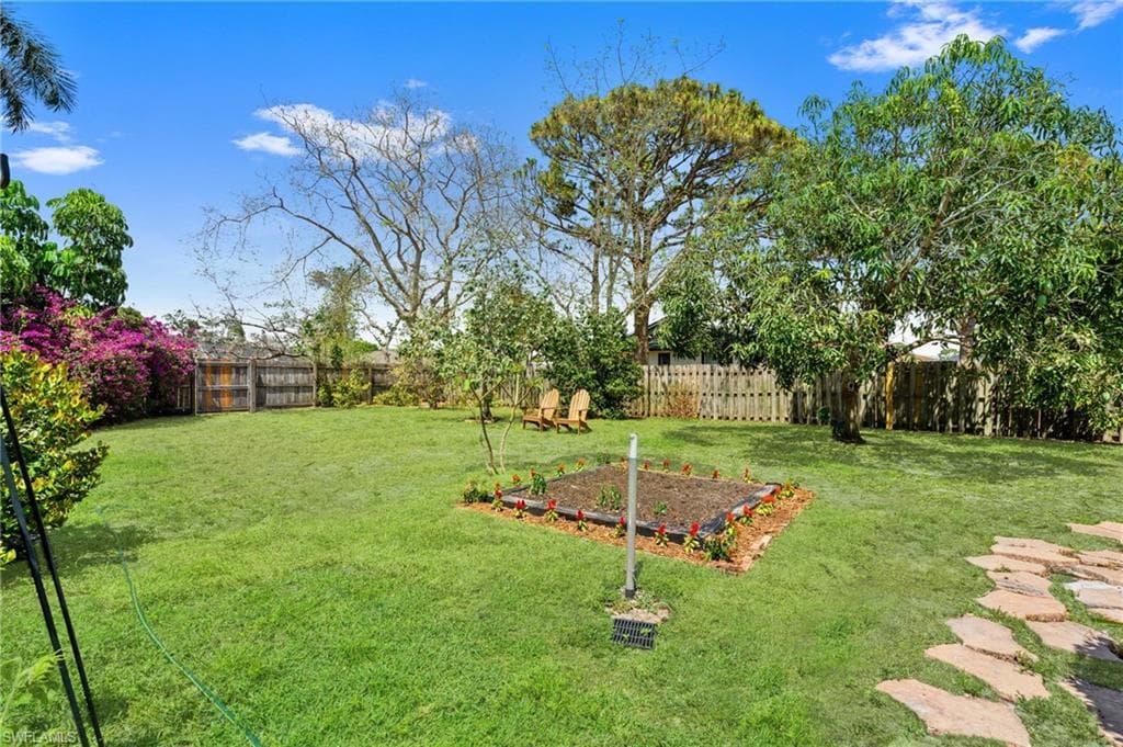 102nd Ave N, Naples, FL 34108-4