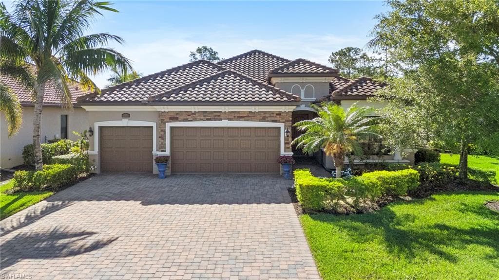 9380 Vercelli Ct, Naples, FL 34113-2