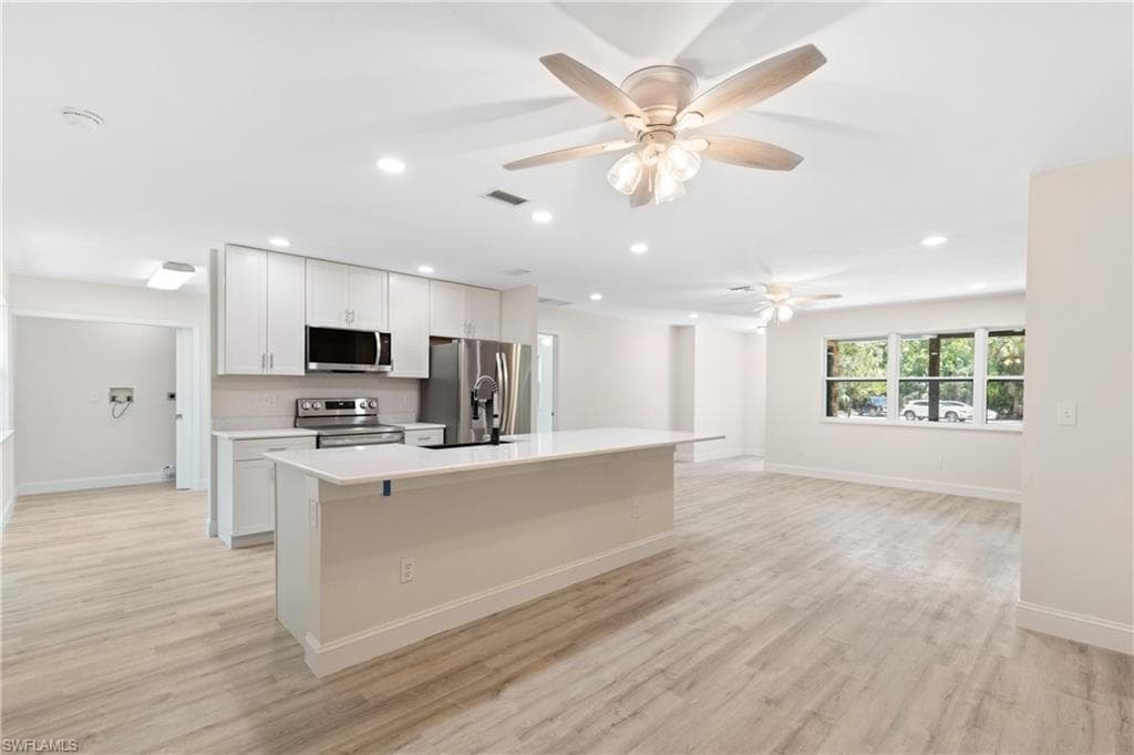 221 18th Ave NW, Naples, FL 34120-9