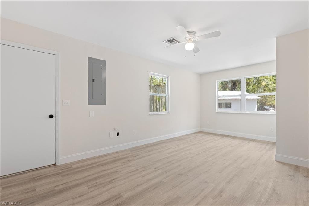 221 18th Ave NW, Naples, FL 34120-18