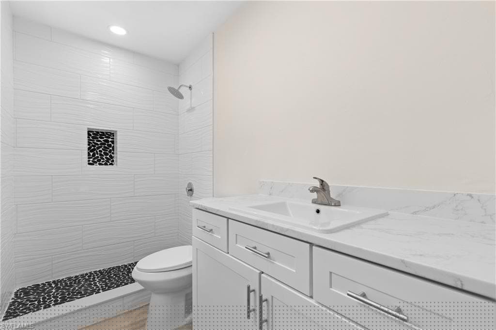 221 18th Ave NW, Naples, FL 34120-24