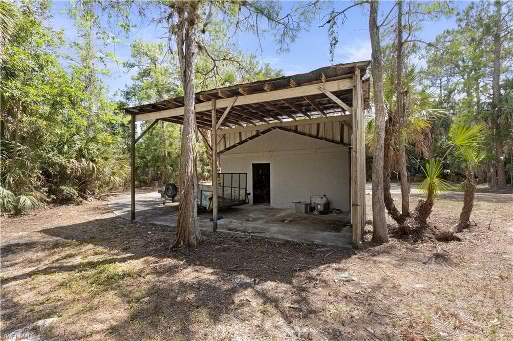 221 18th Ave NW, Naples, FL 34120-30