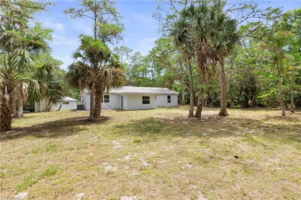 221 18th Ave NW, Naples, FL 34120-35