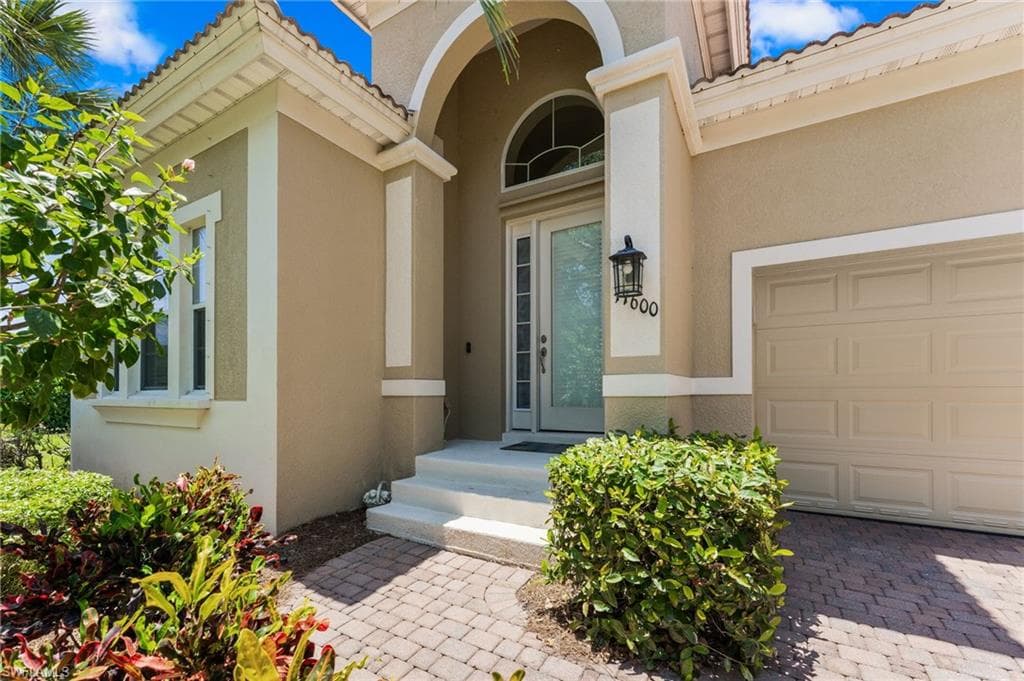 17600 Old Harmony Dr, Fort Myers, FL 33908-1