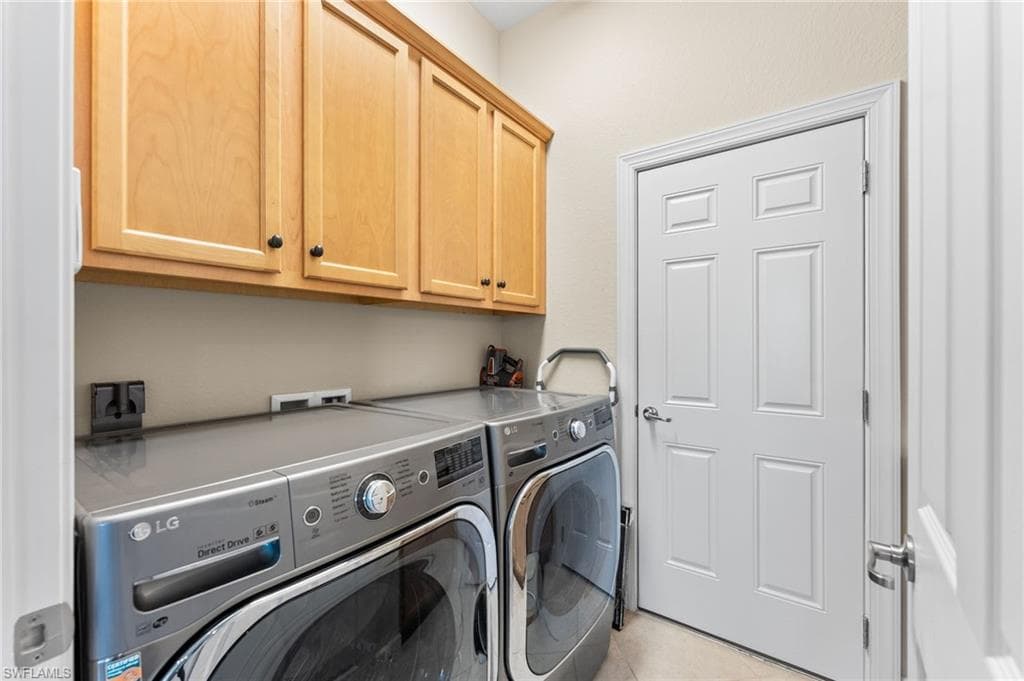 17600 Old Harmony Dr, Fort Myers, FL 33908-29