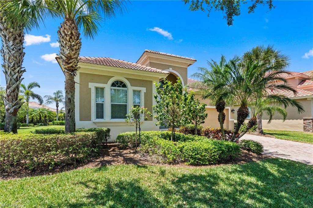 17600 Old Harmony Dr, Fort Myers, FL 33908-4