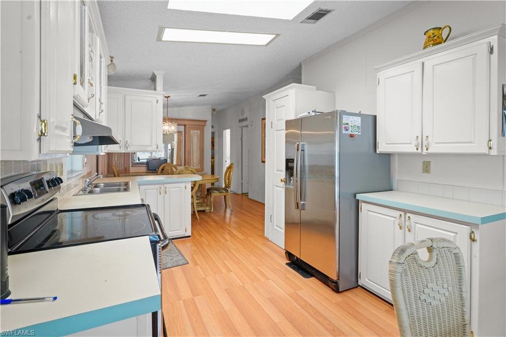 49 Turquoise Ave, Naples, FL 34114-8