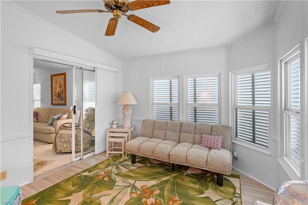 49 Turquoise Ave, Naples, FL 34114-1