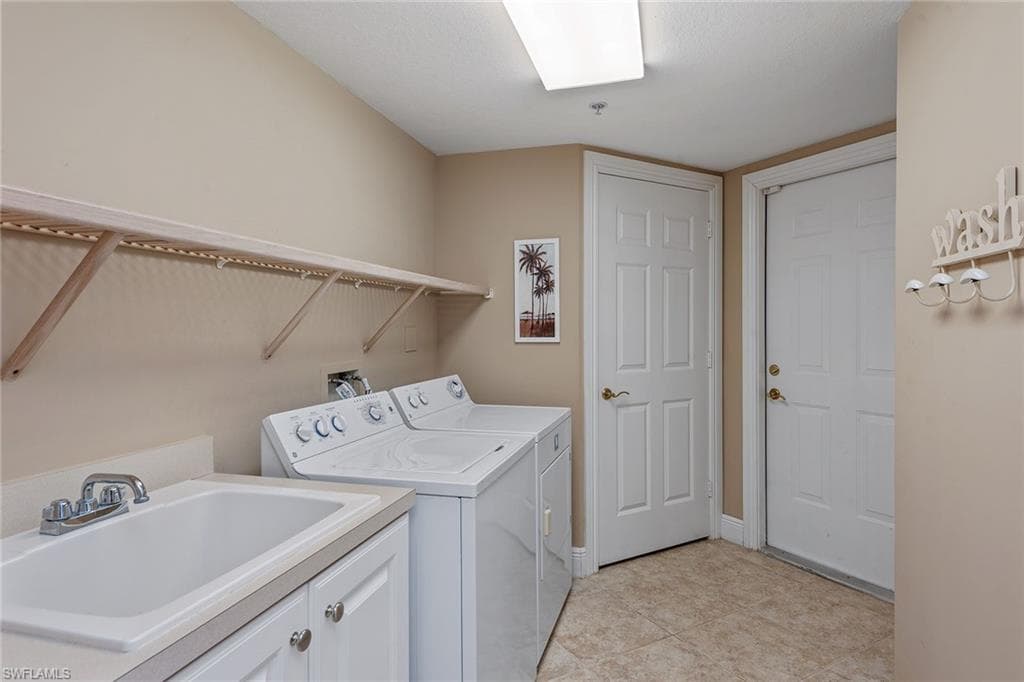 9030 Cascada Way 102, Naples, FL 34114-19