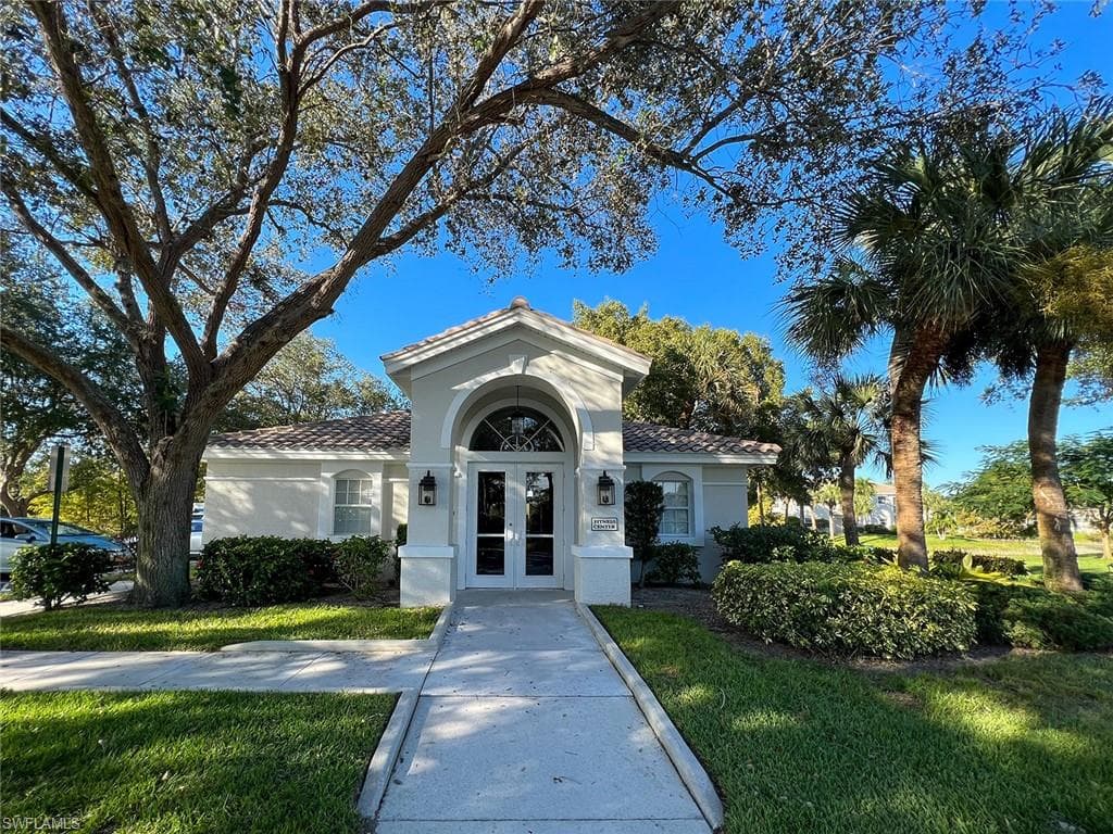6834 Lantana Bridge Rd 201, Naples, FL 34109-41