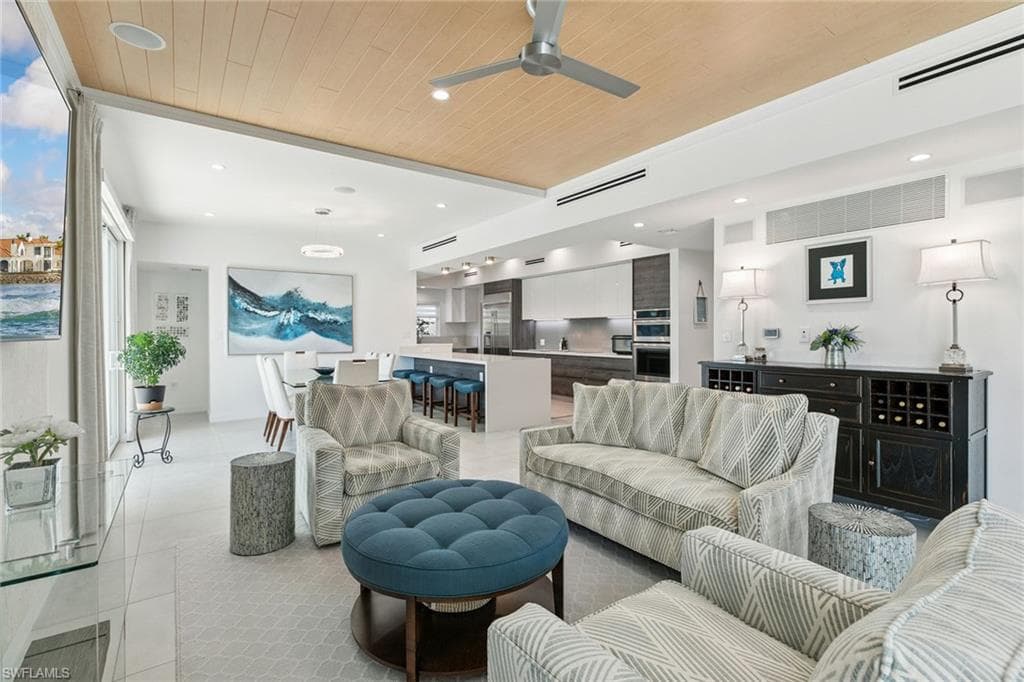 724 Plantation Ct, Marco Island, FL 34145-9