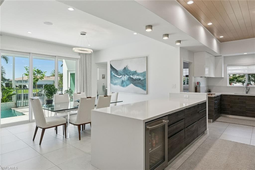 724 Plantation Ct, Marco Island, FL 34145-11