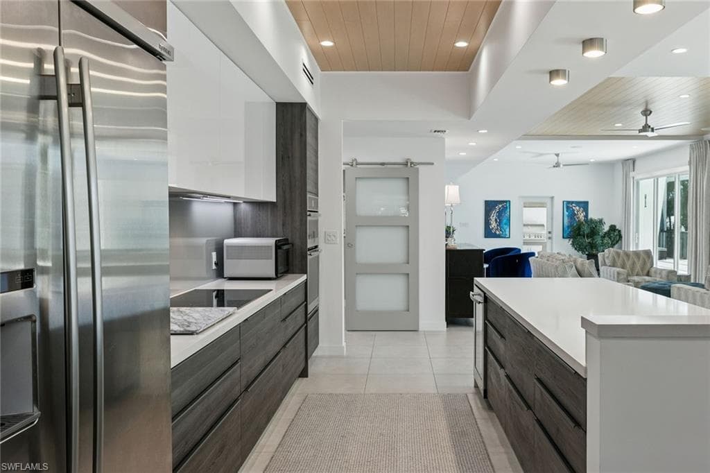 724 Plantation Ct, Marco Island, FL 34145-12