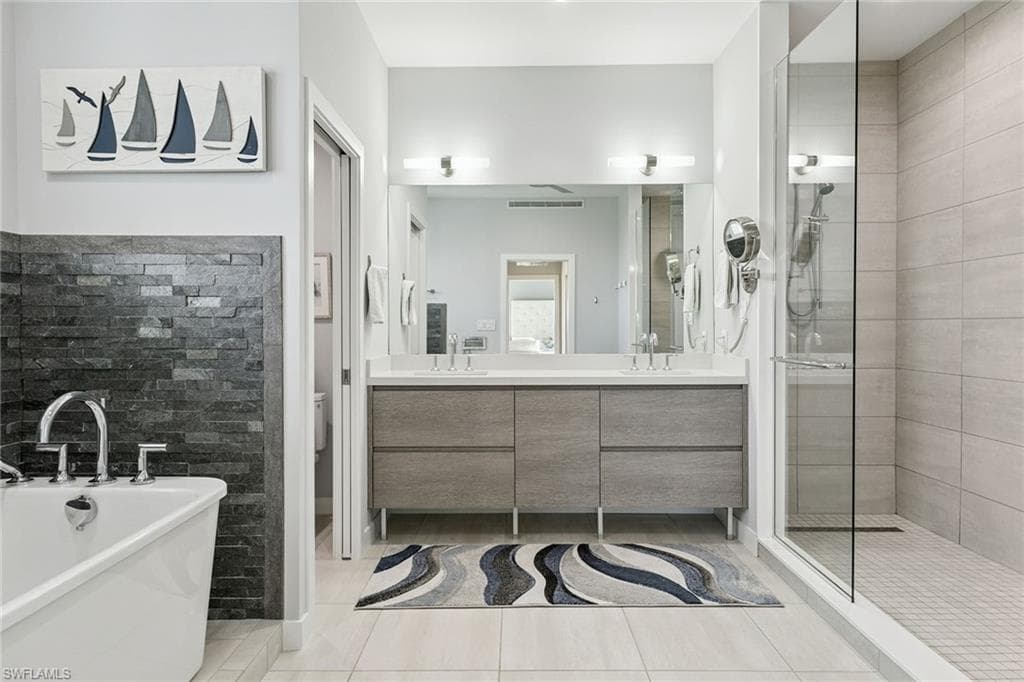 724 Plantation Ct, Marco Island, FL 34145-28