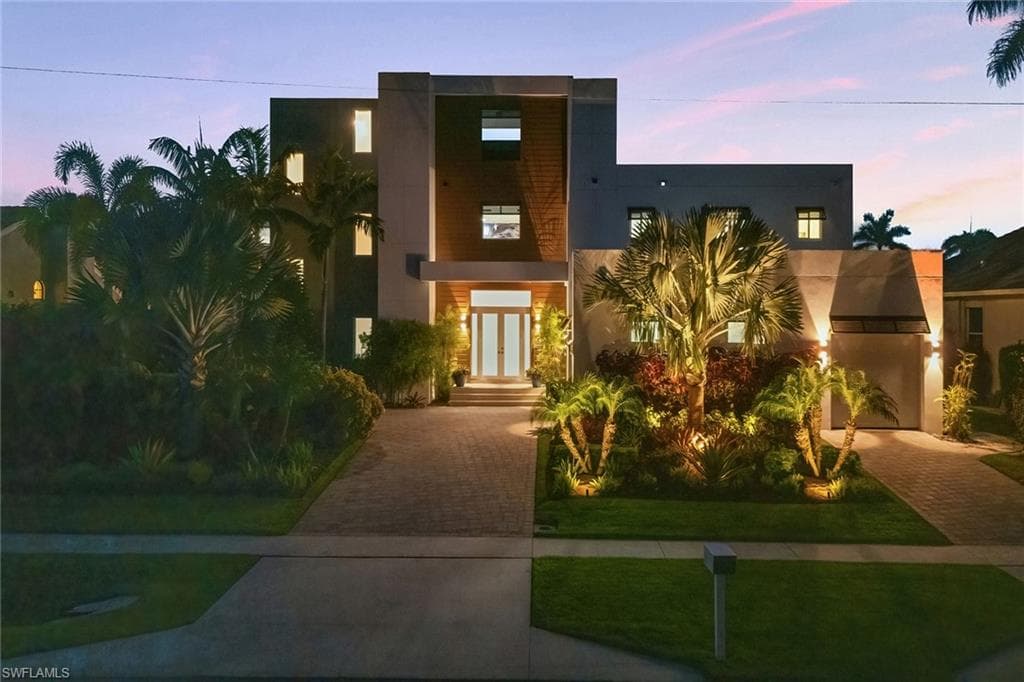 724 Plantation Ct, Marco Island, FL 34145-2