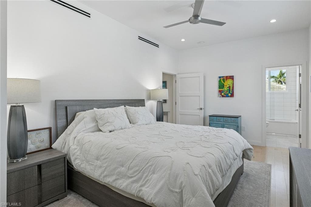 724 Plantation Ct, Marco Island, FL 34145-33