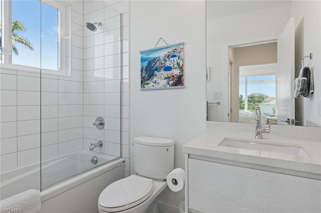 724 Plantation Ct, Marco Island, FL 34145-34