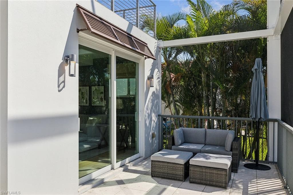 724 Plantation Ct, Marco Island, FL 34145-48