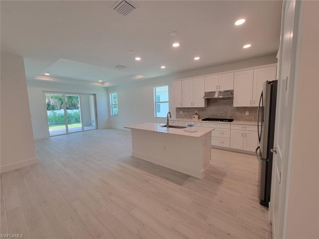 8865 Oceana Way, Naples, FL 34114-3