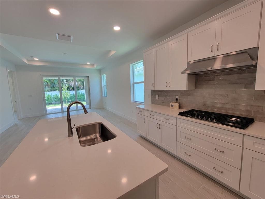 8865 Oceana Way, Naples, FL 34114-5