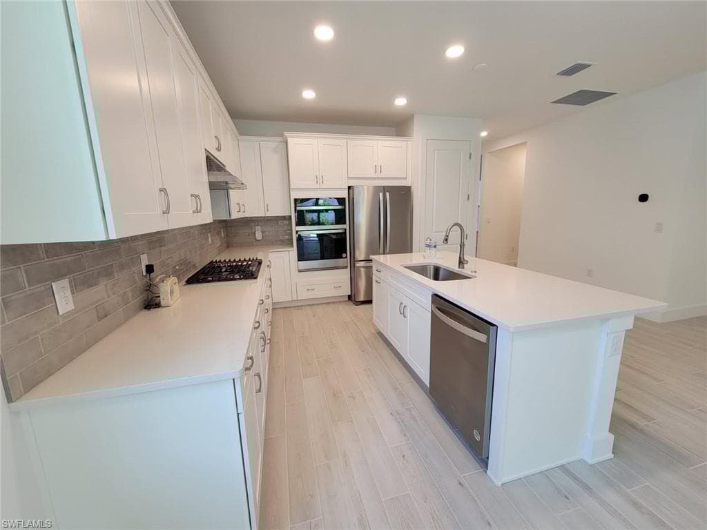 8865 Oceana Way, Naples, FL 34114-8
