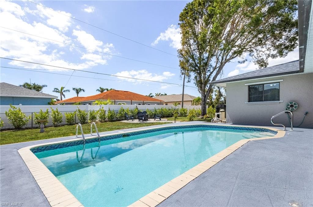1424 49th St, Cape Coral, FL 33914-32