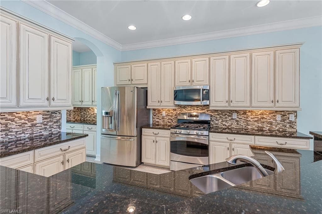9217 Campanile Cir, Naples, FL 34114-13