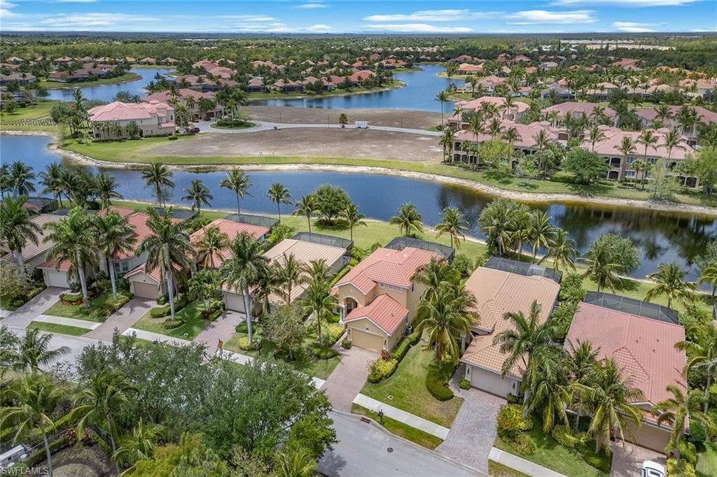 9217 Campanile Cir, Naples, FL 34114-36