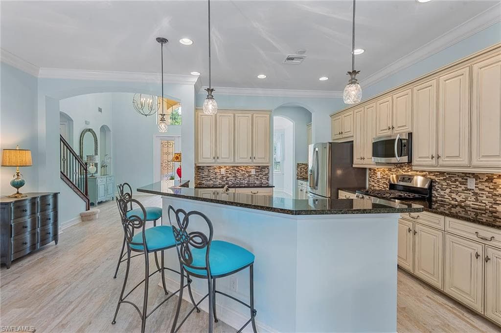 9217 Campanile Cir, Naples, FL 34114-5