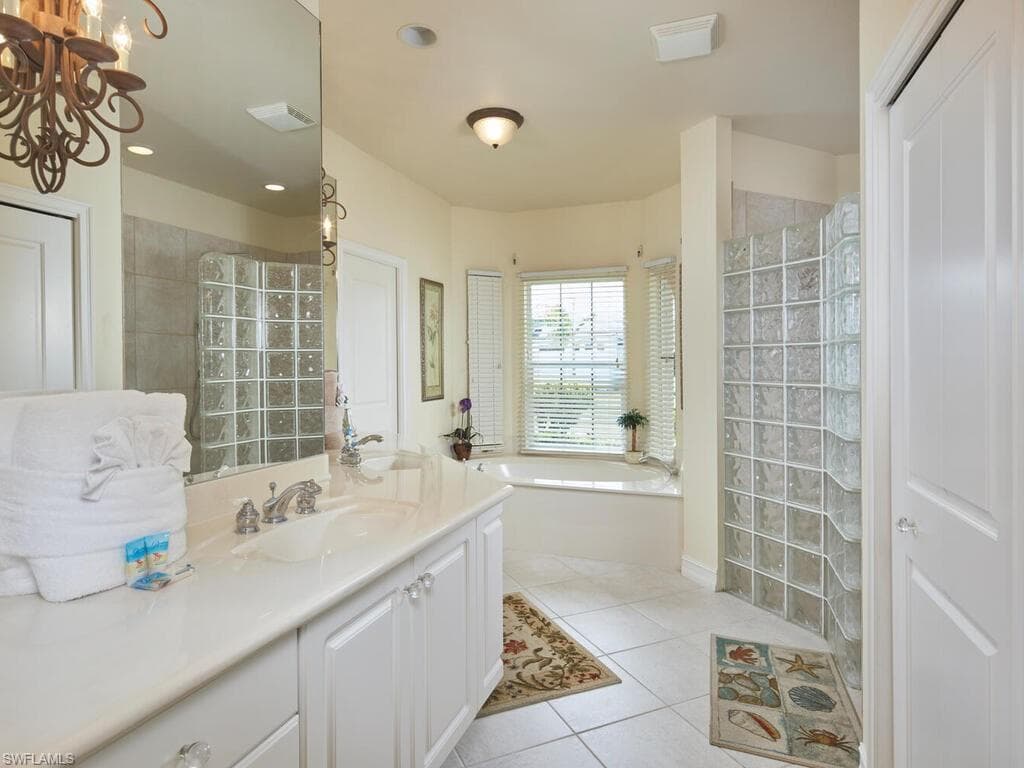 140 Starfish Ct, Marco Island, FL 34145-12