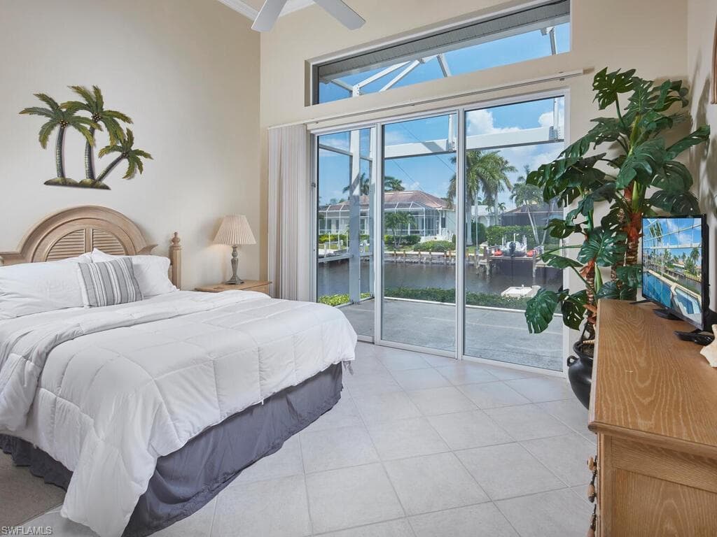 140 Starfish Ct, Marco Island, FL 34145-16
