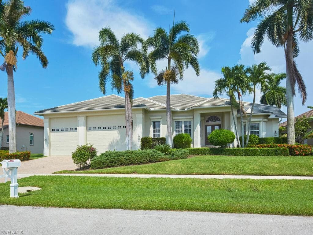 140 Starfish Ct, Marco Island, FL 34145-29