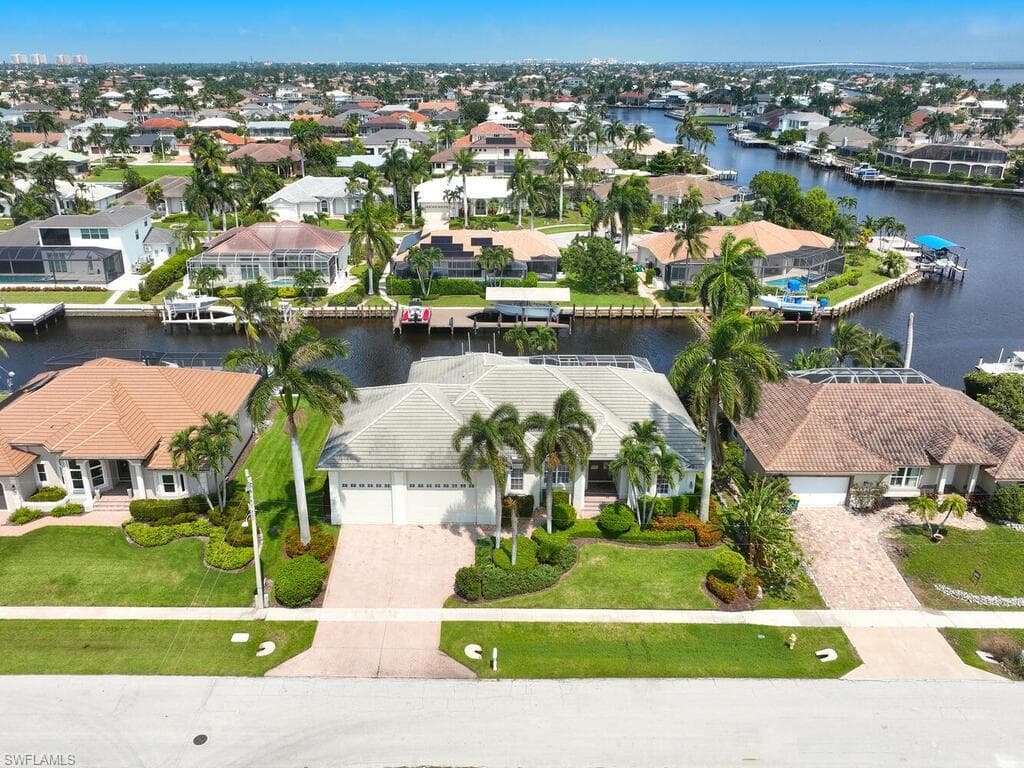 140 Starfish Ct, Marco Island, FL 34145-31