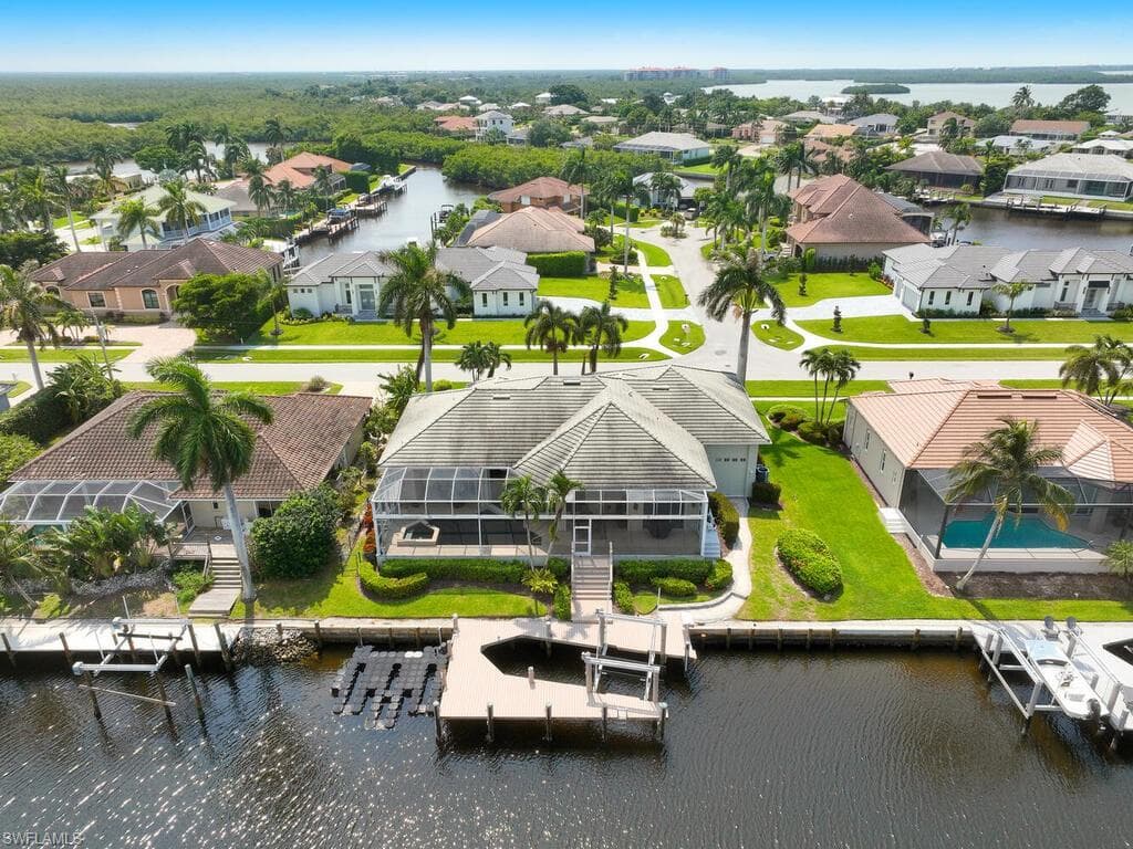 140 Starfish Ct, Marco Island, FL 34145-34