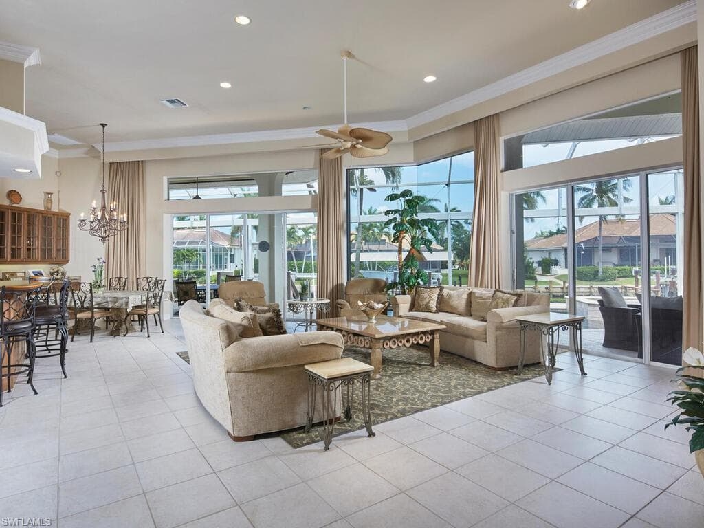 140 Starfish Ct, Marco Island, FL 34145-5