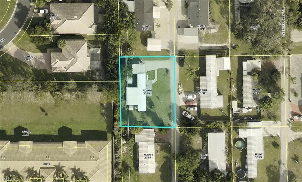 21221 Cypress Park Cir, Estero, FL 33928-8