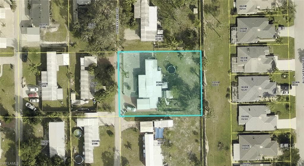 21221 Cypress Park Cir, Estero, FL 33928-6