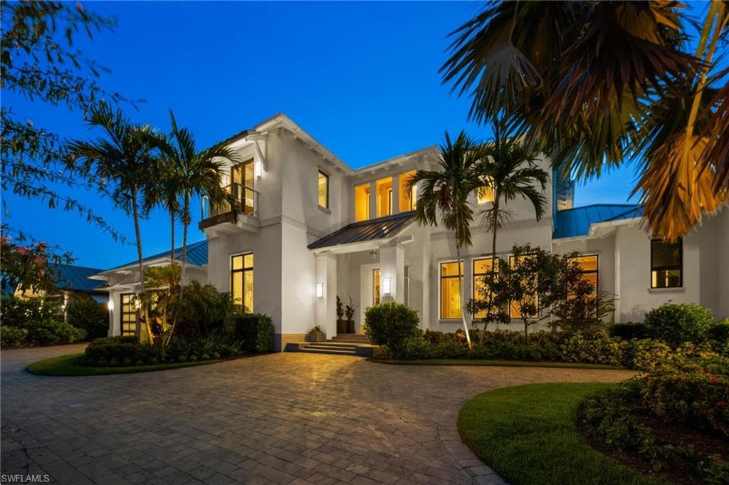 1779 Crayton Rd, Naples, FL 34102-3