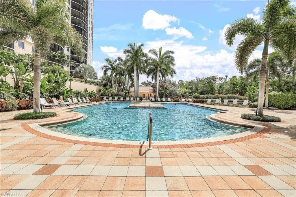 1050 Borghese Ln 206, Naples, FL 34114-47