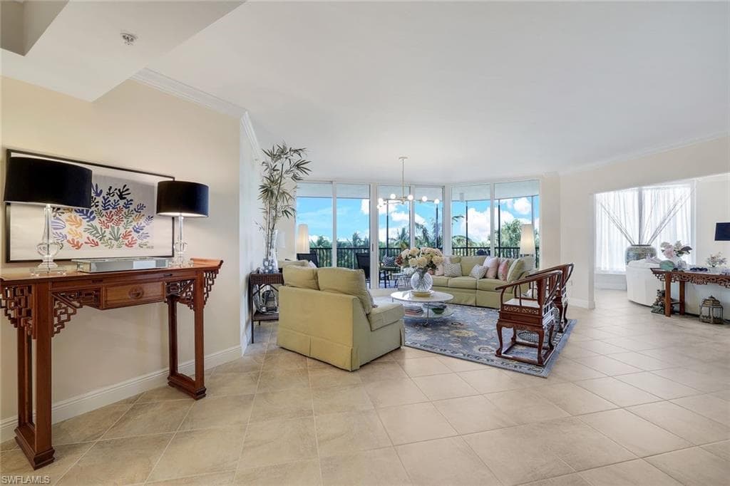 1050 Borghese Ln 206, Naples, FL 34114-5