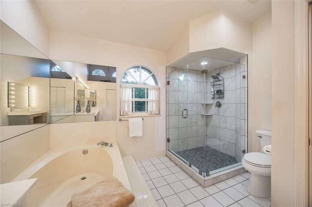 164 Via Perignon 8-4, Naples, FL 34119-21