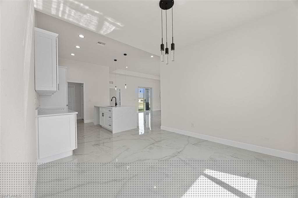 2700 6th St, Cape Coral, FL 33993-13