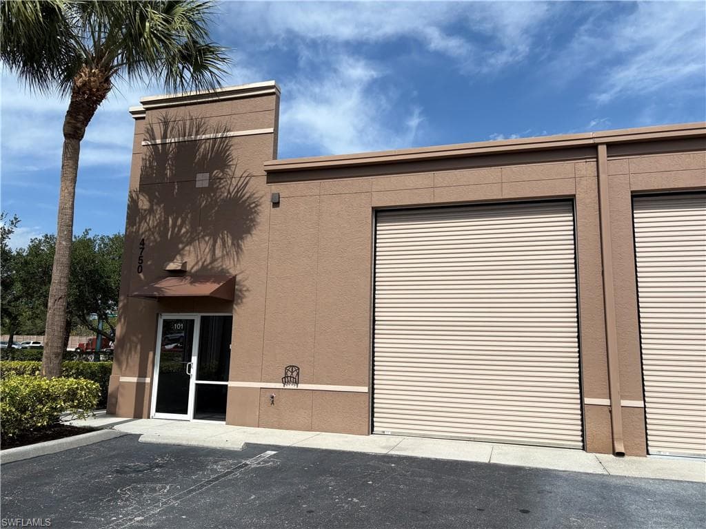 4750 Enterprise Ave 101, Naples, FL 34104-11
