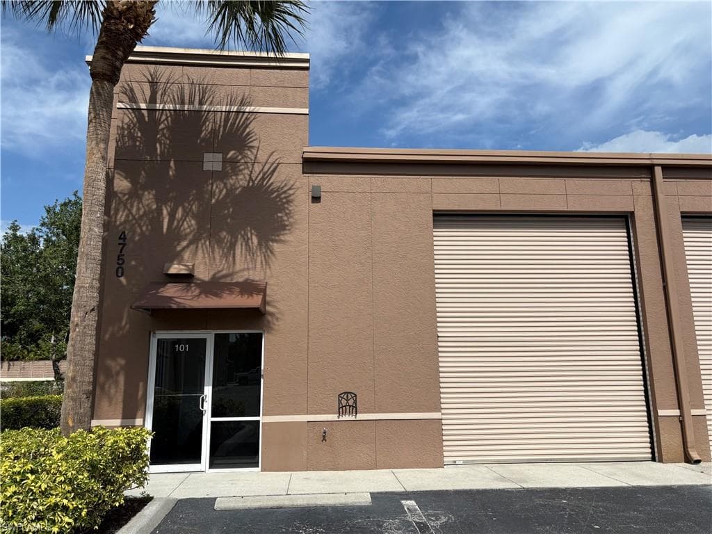 4750 Enterprise Ave 101, Naples, FL 34104-1