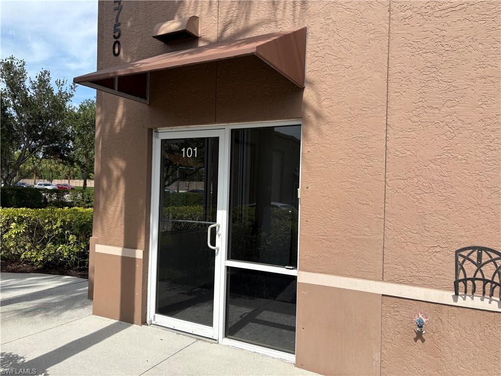 4750 Enterprise Ave 101, Naples, FL 34104-4