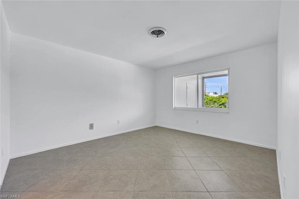 820 Ketch Dr 7, Naples, FL 34103-13